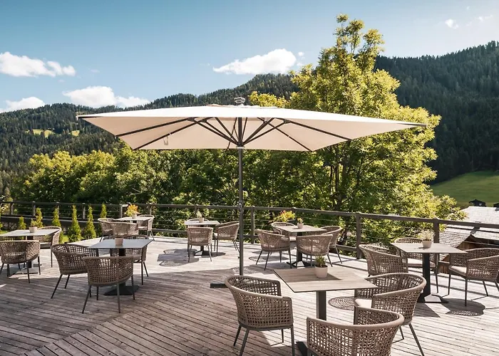 Les Dolomites Mountain Lodges